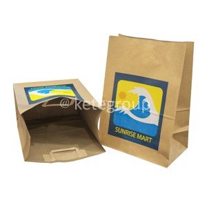 Paper bag with Infolding flat handle 4